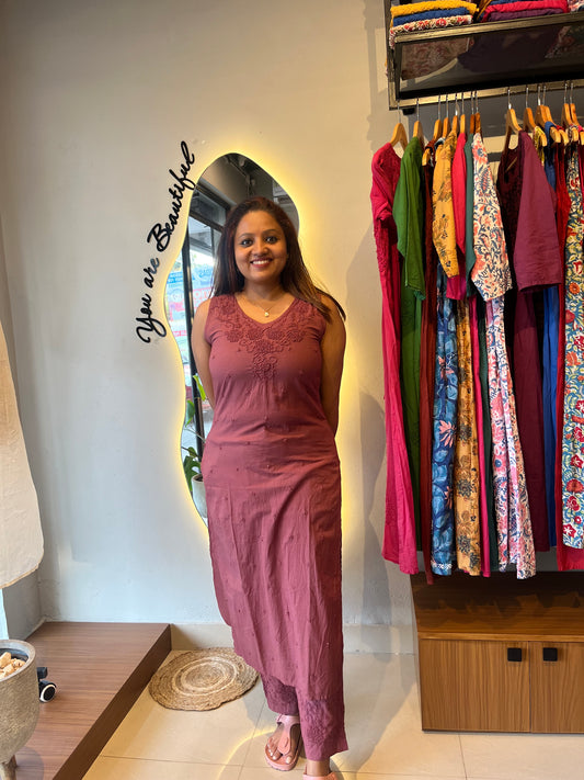 Sleeveless Straight Kurti and pant - Dark chikku