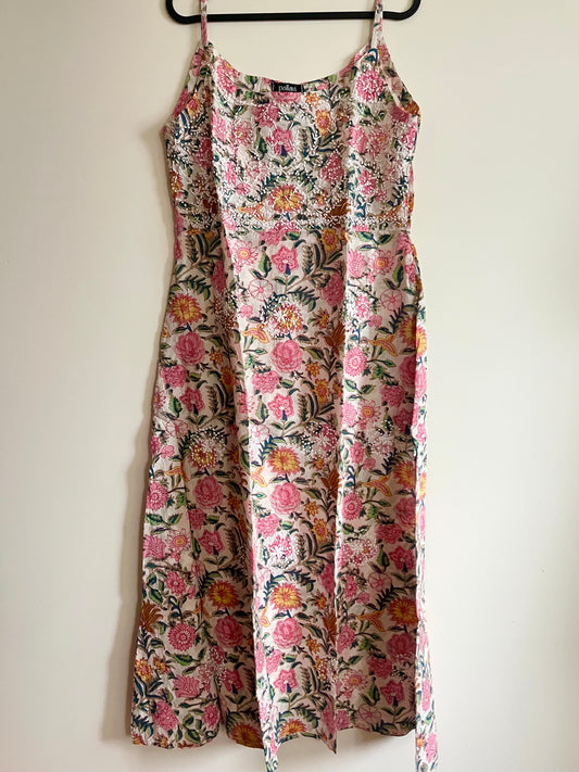 Sleeveless A-line Dress - Floral White