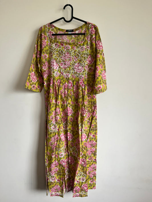 Pleated Dress - Pinkcurrent