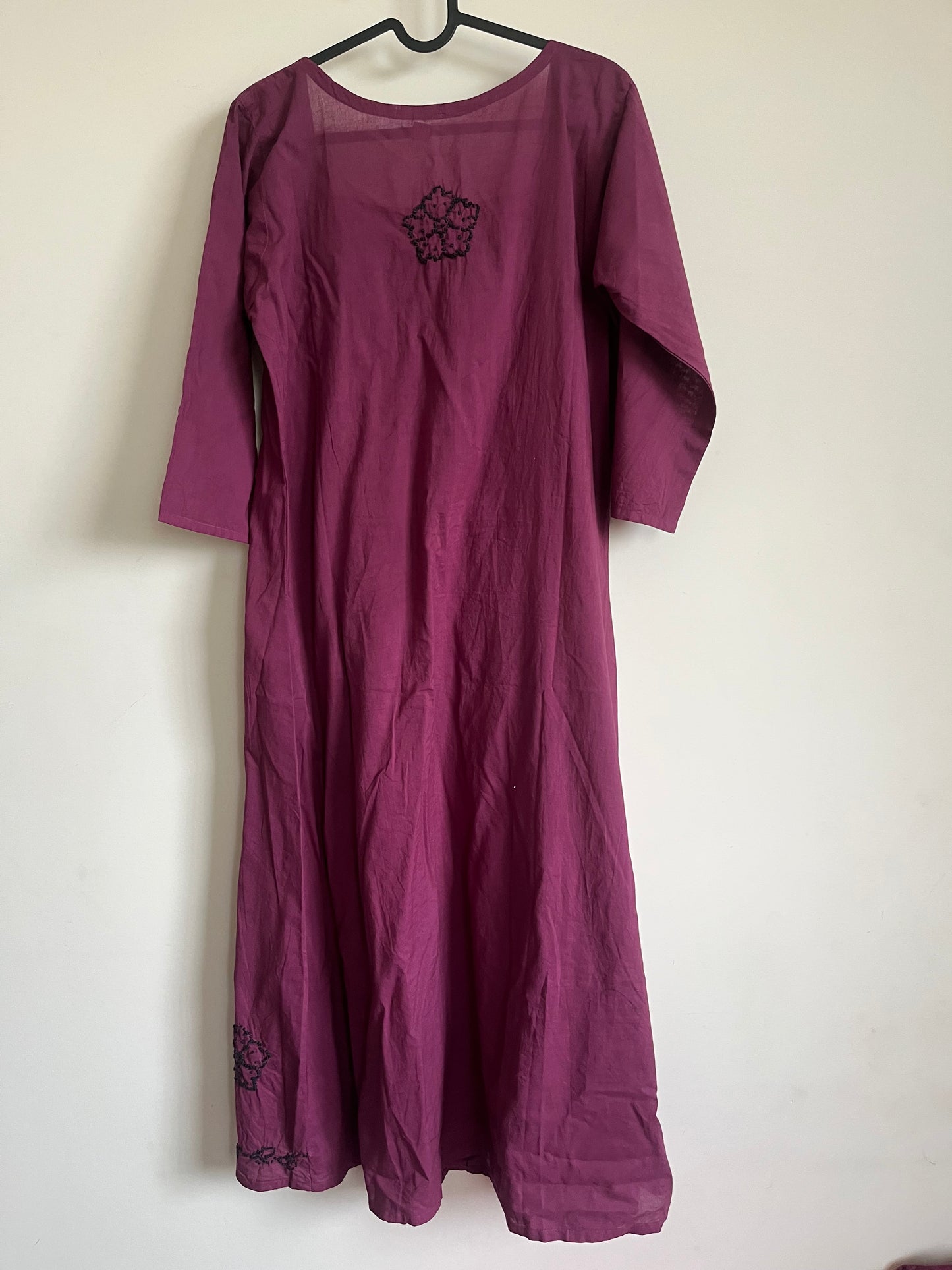 Pleated dress -Black knots on Wine