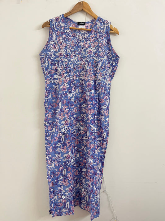 Straight Kurti and pant (Sleeveless) - Floral Periwinkle