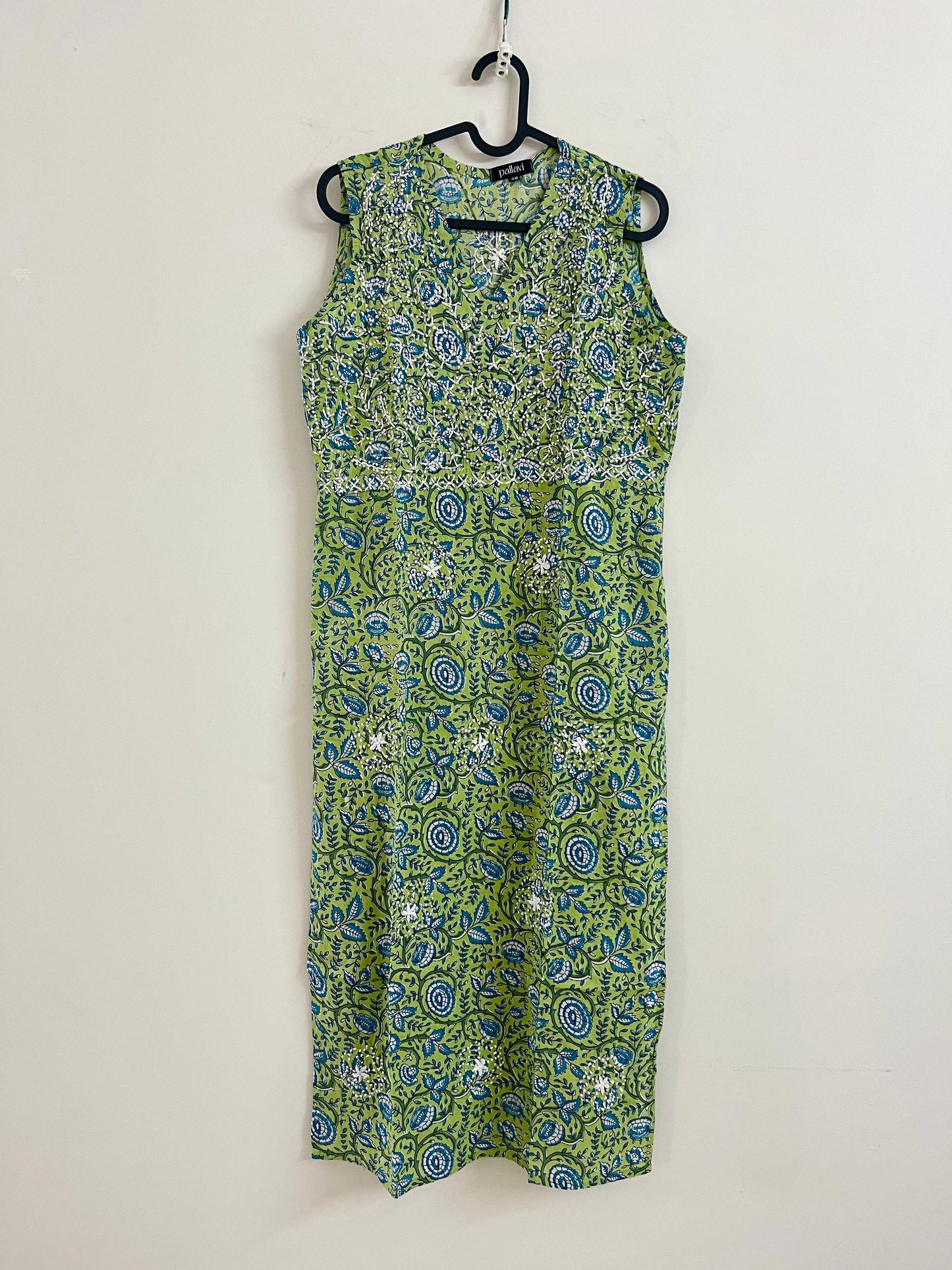 Straight Kurti and pant (Sleeveless) - Floral Pista Green