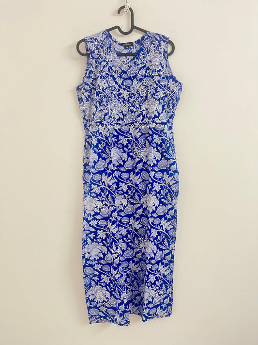 Straight Kurti and pant (Sleeveless) - Floral Blue White